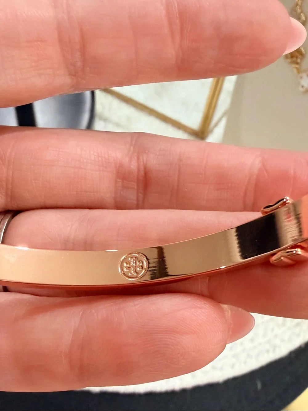 Tory Burch Classic Logo Hinge Rose Gold Bangle Bracelet | NEW | Size 8